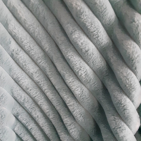 Coastal Fall Decor Plush Throw & Large Pumpkins 4pc Bundle - Picture 3 of 4